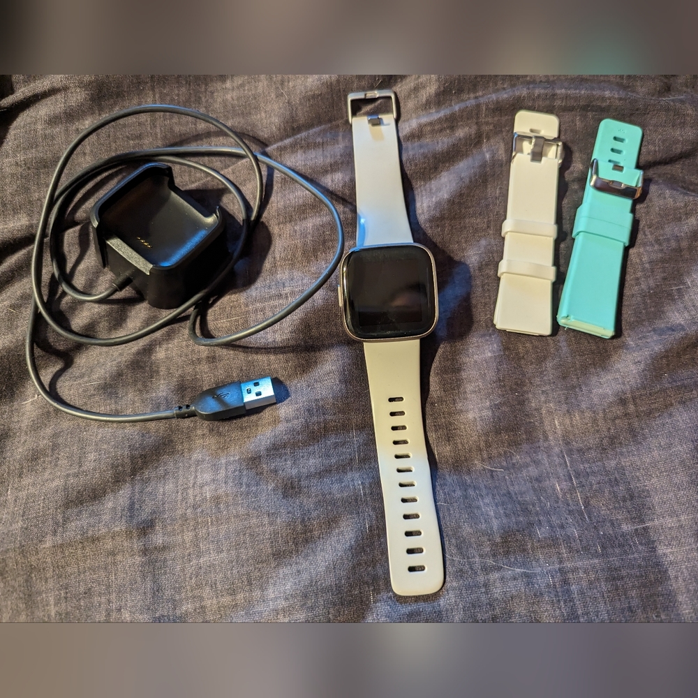 Fitbit Versa 2 - Picture 2 of 4